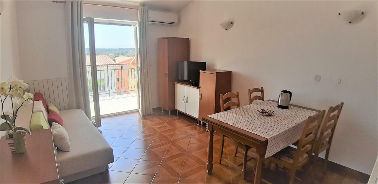 Apartment Majoran Pula Exterior foto